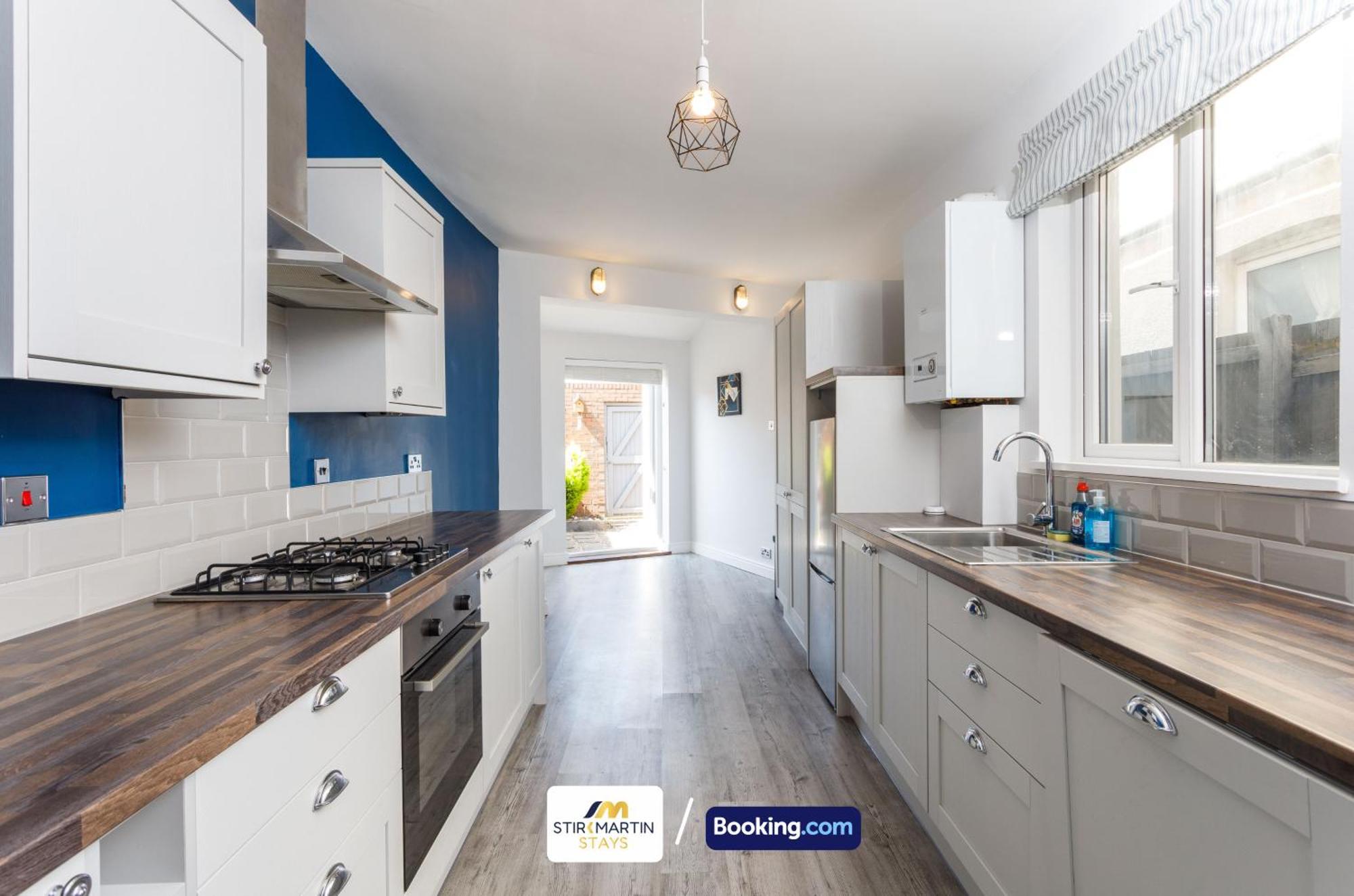 Comfy 3Bed House By Stirkmartin Stays Short Lets & Serviced Accommodation Cardiff With Free Parking & 8Mins To City Centre 外观 照片