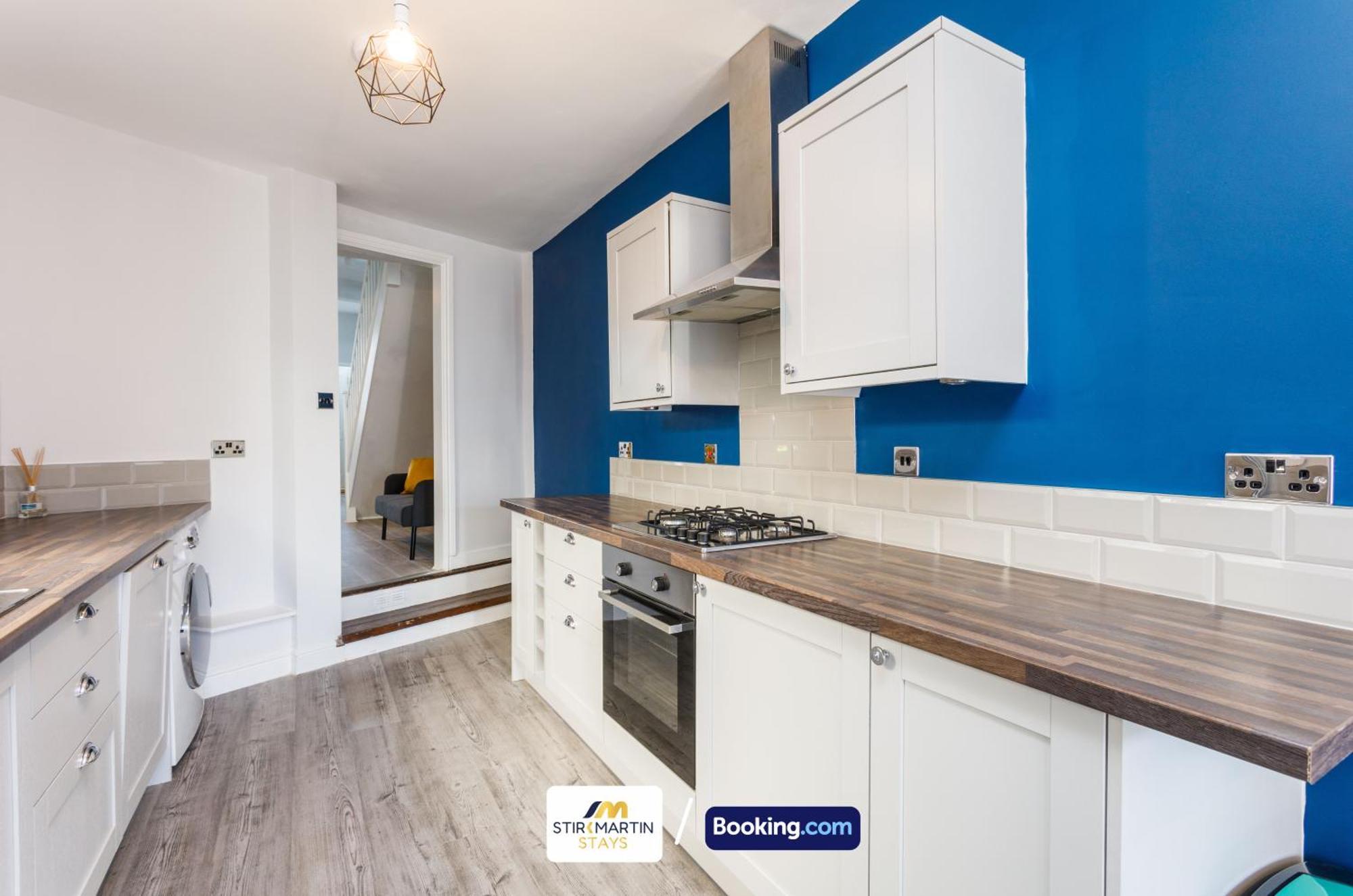 Comfy 3Bed House By Stirkmartin Stays Short Lets & Serviced Accommodation Cardiff With Free Parking & 8Mins To City Centre 外观 照片