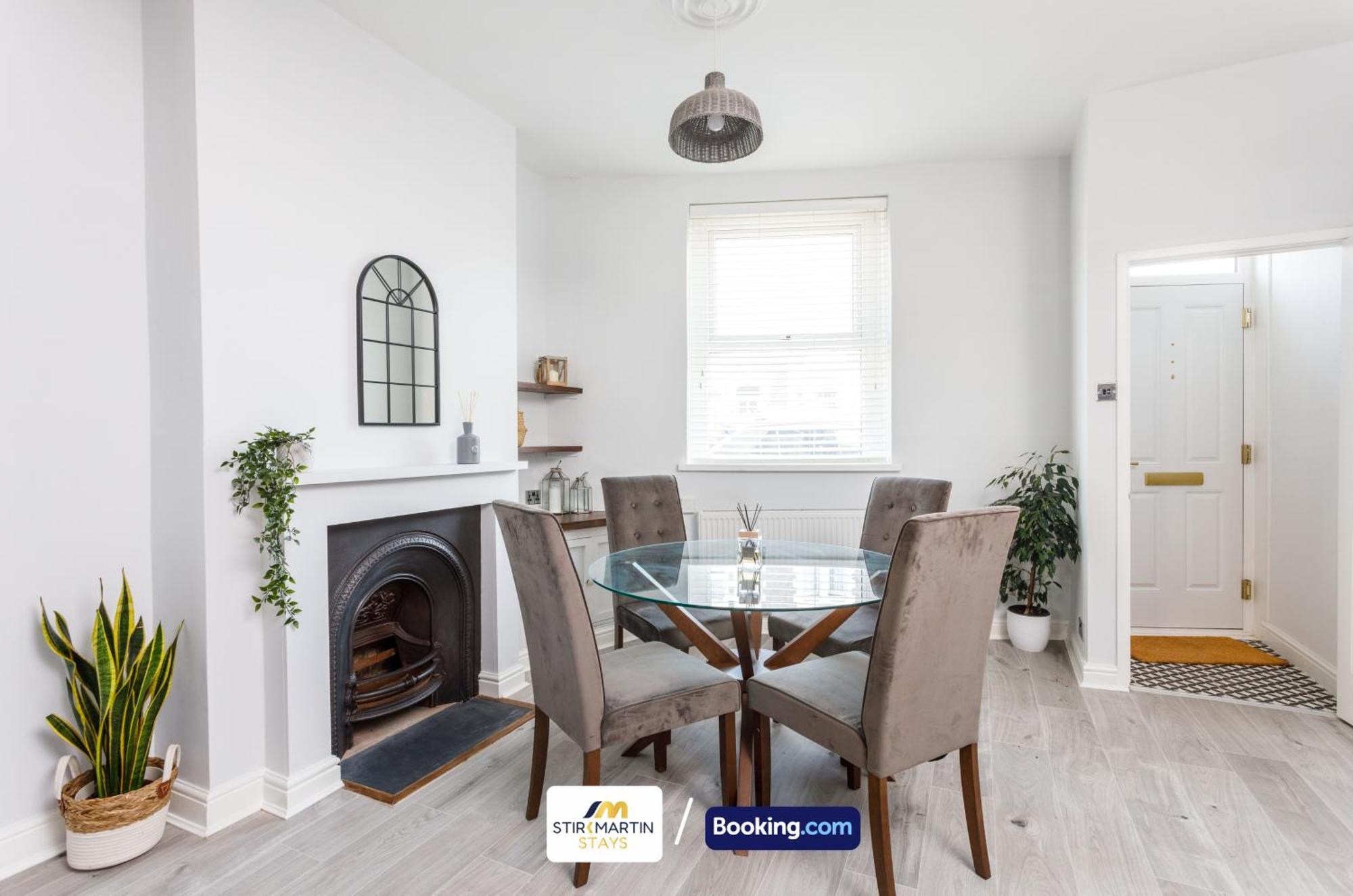 Comfy 3Bed House By Stirkmartin Stays Short Lets & Serviced Accommodation Cardiff With Free Parking & 8Mins To City Centre 外观 照片