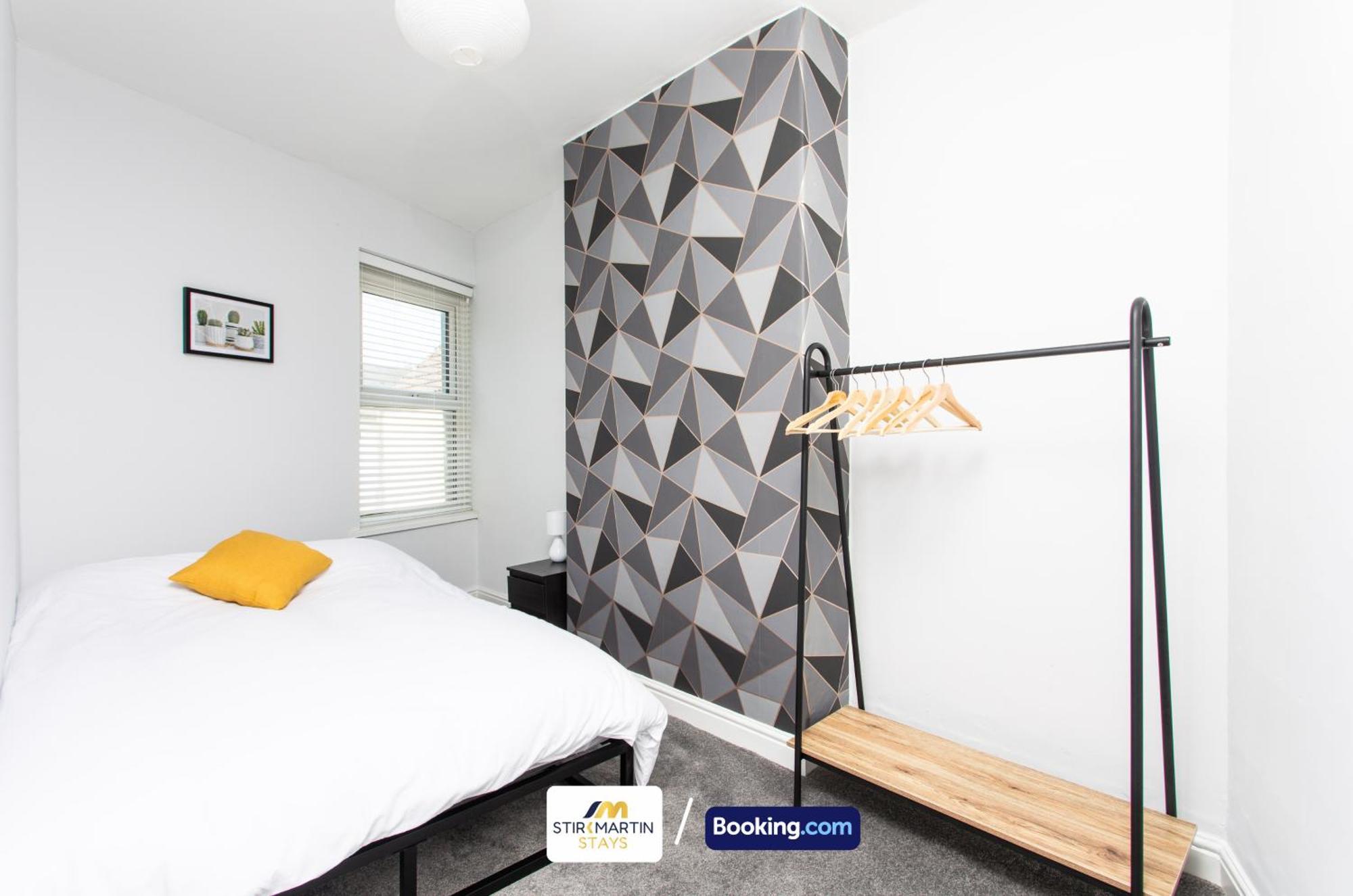 Comfy 3Bed House By Stirkmartin Stays Short Lets & Serviced Accommodation Cardiff With Free Parking & 8Mins To City Centre 外观 照片