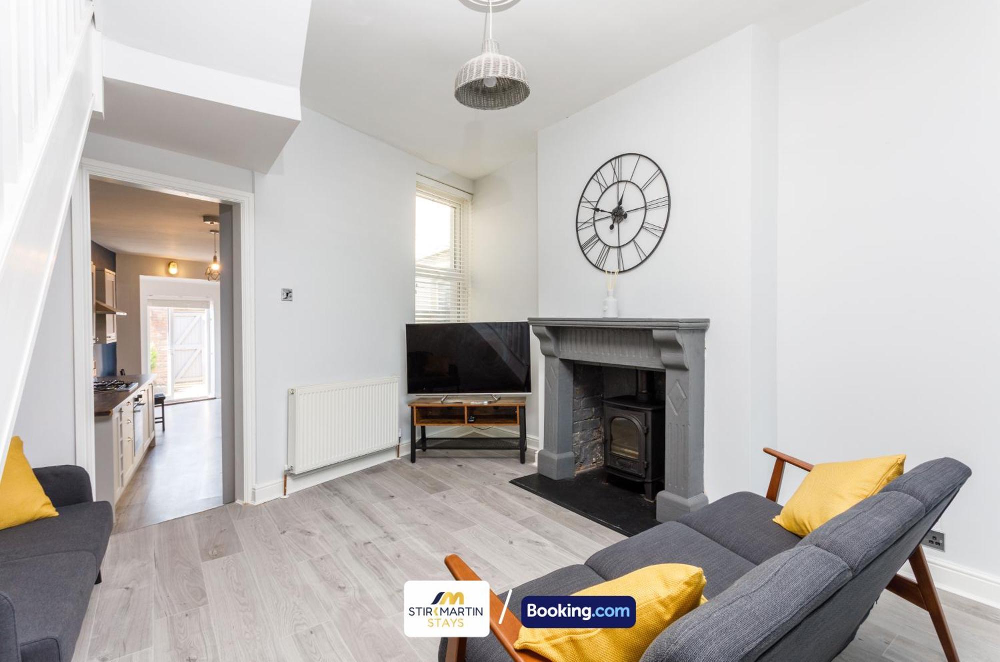 Comfy 3Bed House By Stirkmartin Stays Short Lets & Serviced Accommodation Cardiff With Free Parking & 8Mins To City Centre 外观 照片