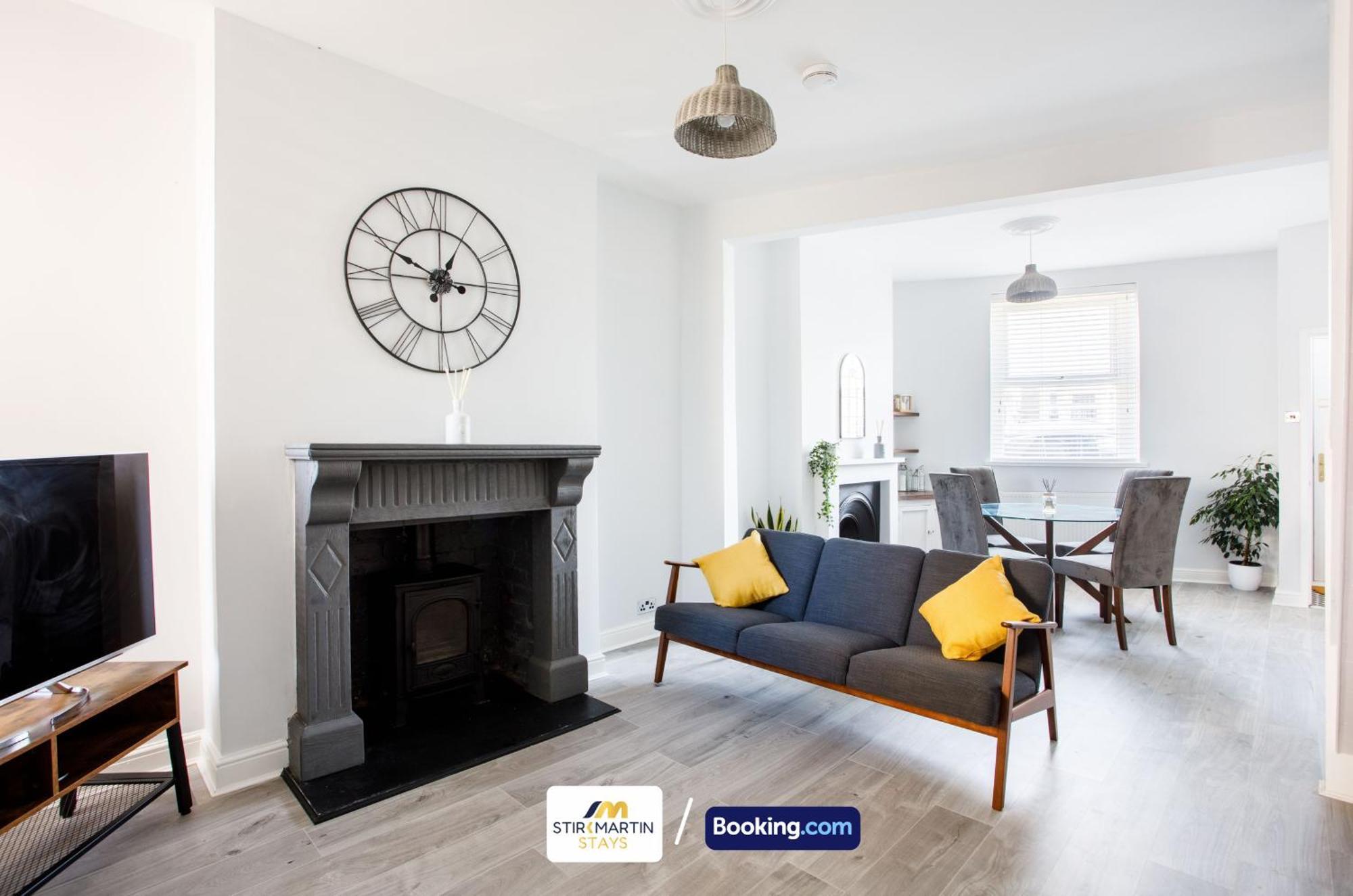 Comfy 3Bed House By Stirkmartin Stays Short Lets & Serviced Accommodation Cardiff With Free Parking & 8Mins To City Centre 外观 照片
